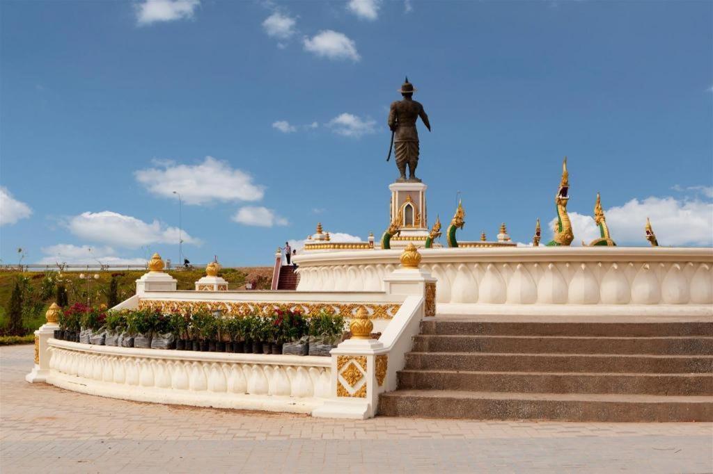 Leuxay Hotel Вьентьян Экстерьер фото