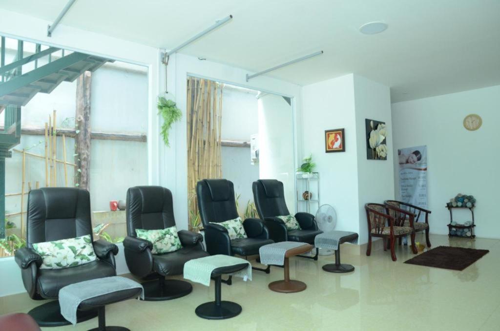 Leuxay Hotel Вьентьян Экстерьер фото