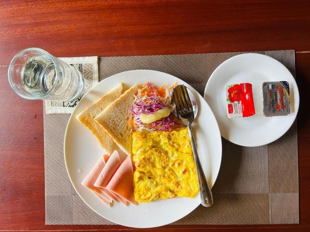 Leuxay Hotel Вьентьян Экстерьер фото