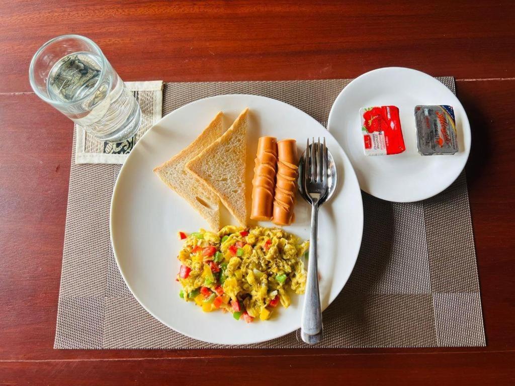 Leuxay Hotel Вьентьян Экстерьер фото