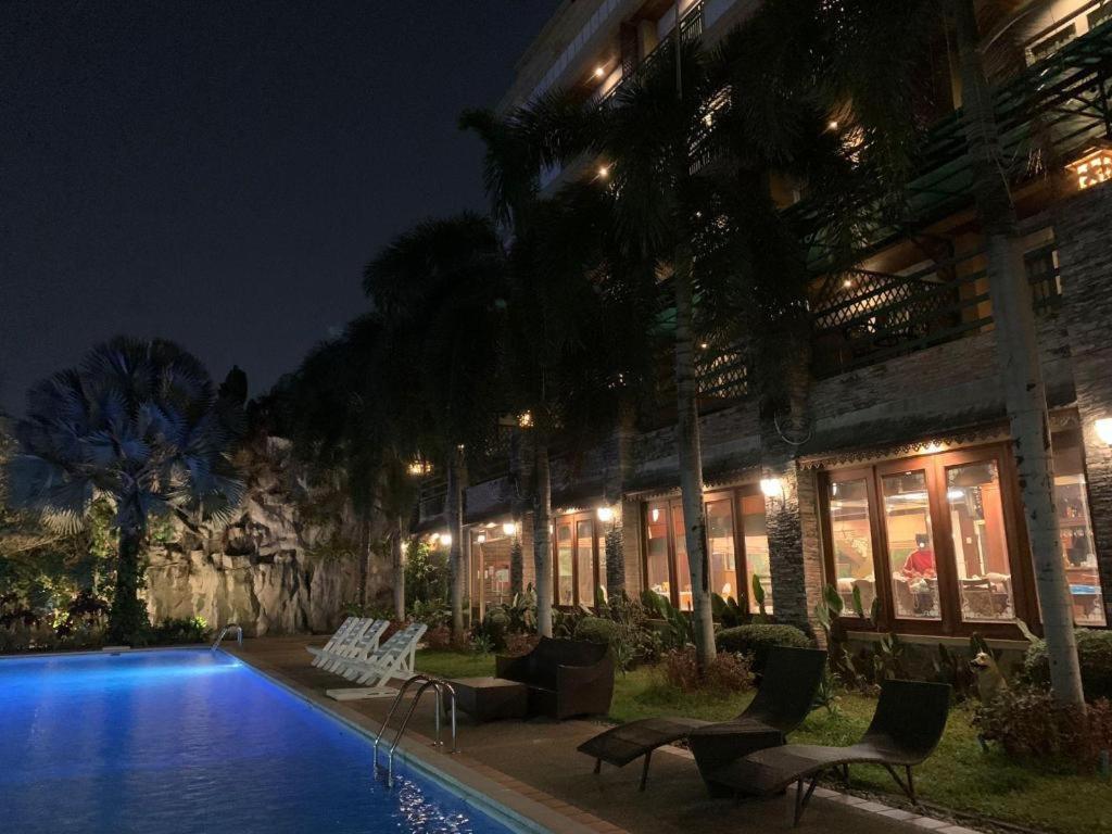 Leuxay Hotel Вьентьян Экстерьер фото