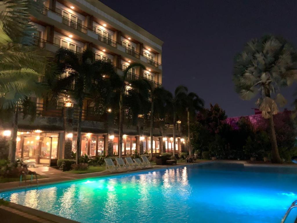 Leuxay Hotel Вьентьян Экстерьер фото