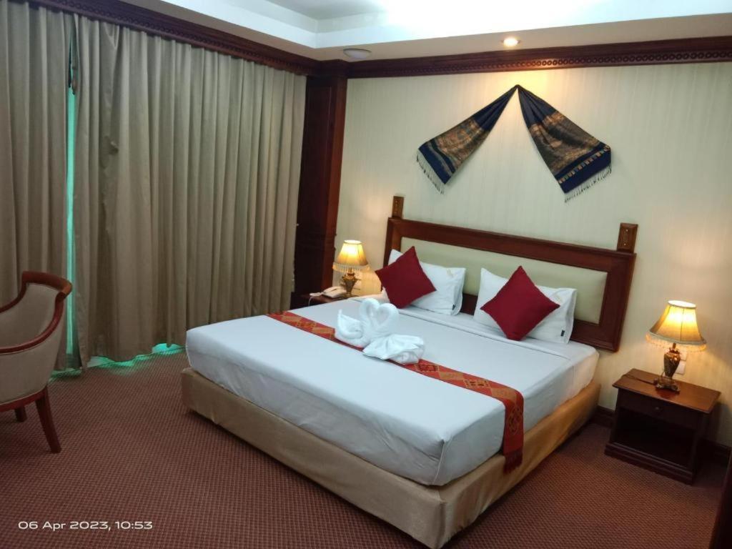 Leuxay Hotel Вьентьян Экстерьер фото