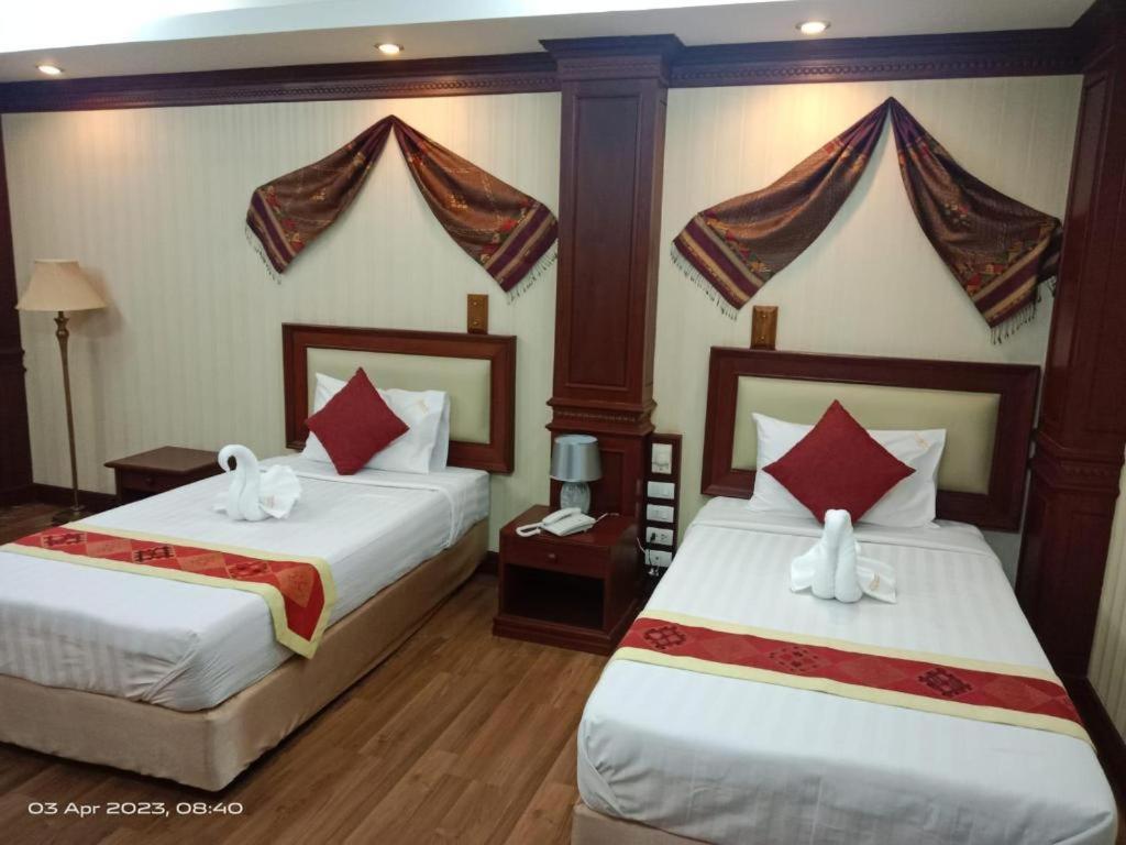 Leuxay Hotel Вьентьян Экстерьер фото