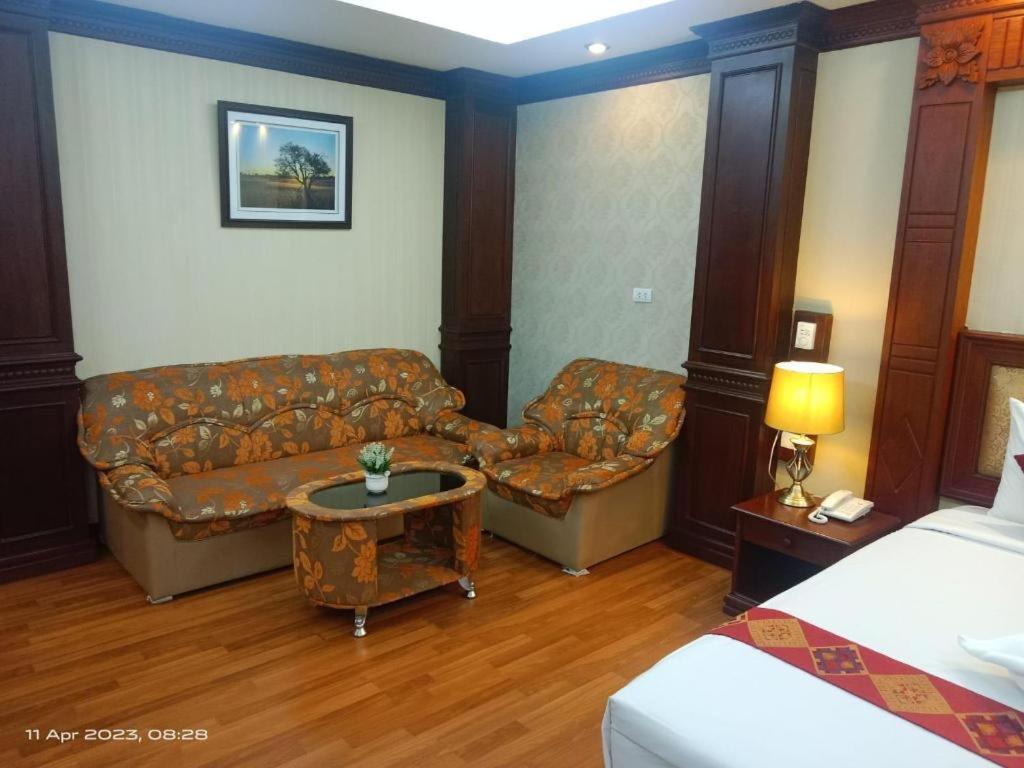 Leuxay Hotel Вьентьян Экстерьер фото