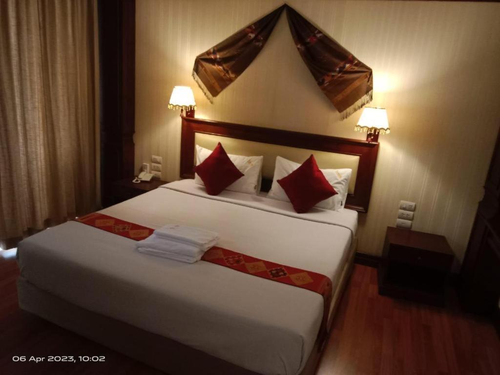 Leuxay Hotel Вьентьян Экстерьер фото