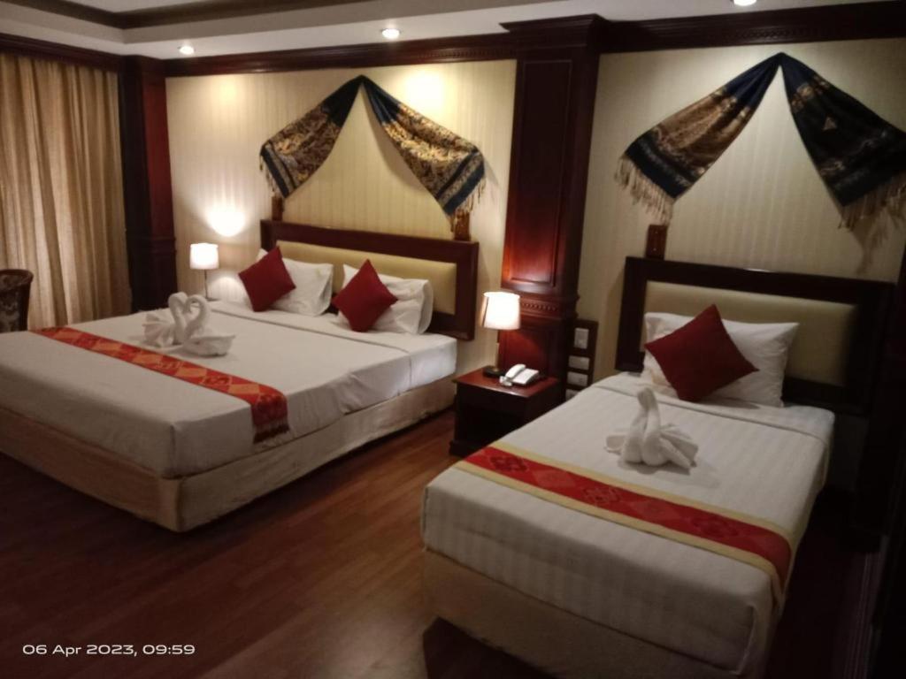 Leuxay Hotel Вьентьян Экстерьер фото