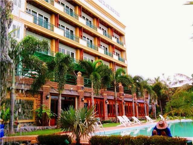 Leuxay Hotel Вьентьян Экстерьер фото